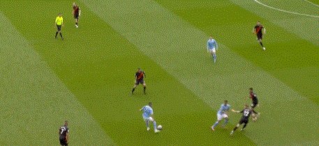 【英超】德布劳内传射 阿圭罗2球 曼城5比0胜埃弗顿