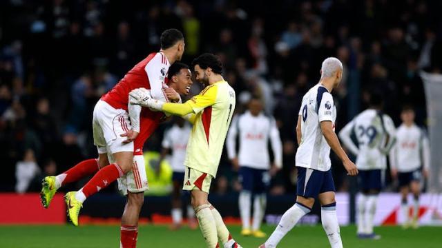 kaiyun-【英超】埃泽与“水货”梅开，阿森纳4比1双杀热刺